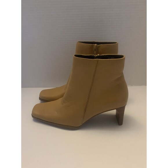 White Mountain Women's Zipper Ankle Booties Size 5 1/2 Tan - Picture 2 of 9